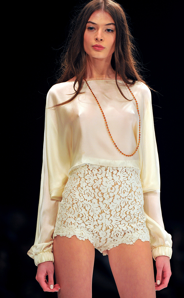 Обзор Buro 24/7: Valentin Yudashkin, весна-лето 2015 (фото 1)