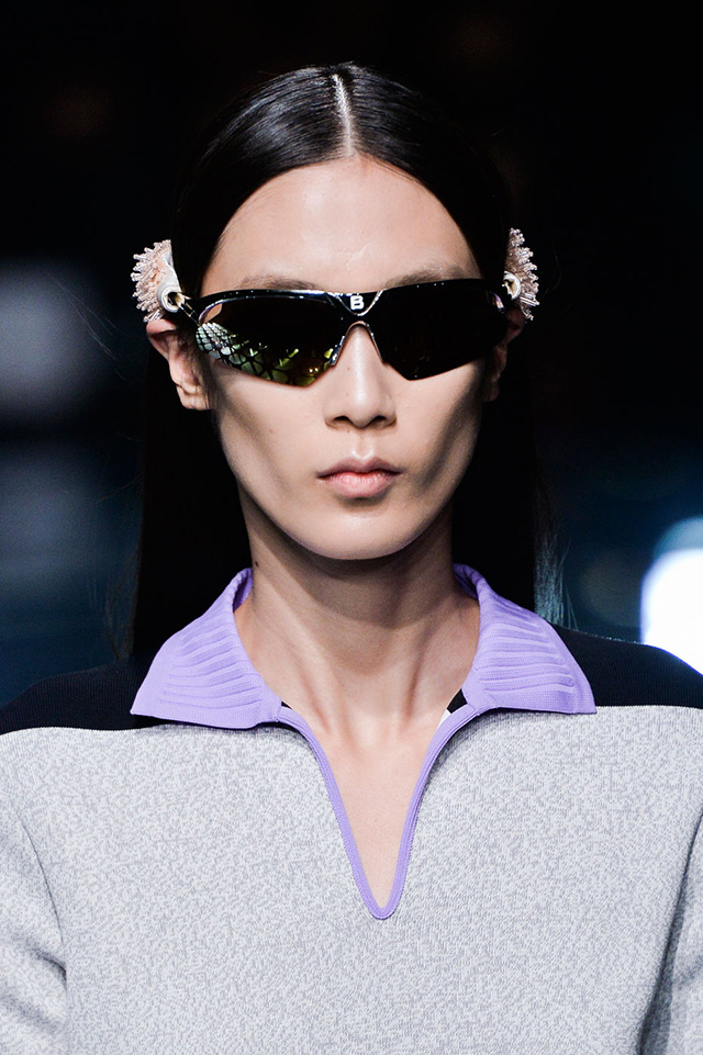 Красота в деталях: образ с показа Balenciaga (фото 3)