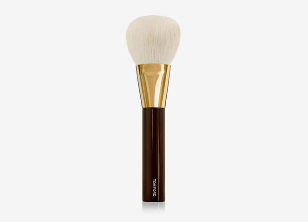 Bronzer Brush 05 от Tom Ford, 6900 руб. Выбор эксперта: визажисты рекомендуют кисти для макияжа (фото 2)