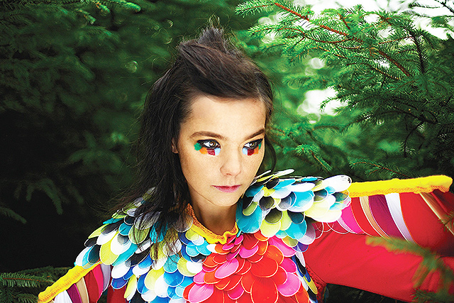 Верится с трудом: Бьорк отмечает 50-летний юбилей (фото 3)