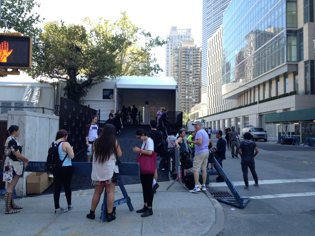 Backstage! Все тайны работы на неделе моды в Нью-Йорке. (фото 7)