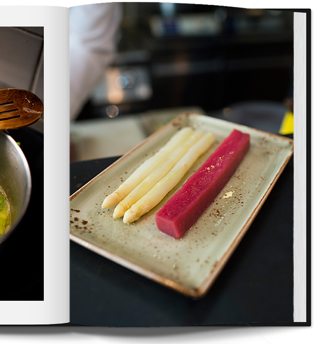 Блюдо недели: тунец со спаржей и кремом из бурраты (фото 6)