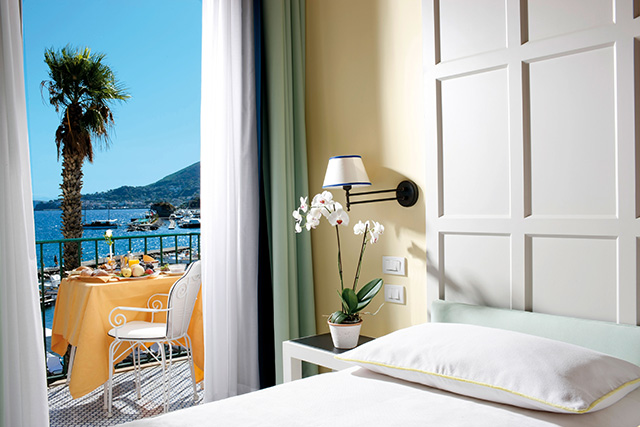 Как в кино: отель L'Albergo della Regina Isabella на острове Искья (фото 3)