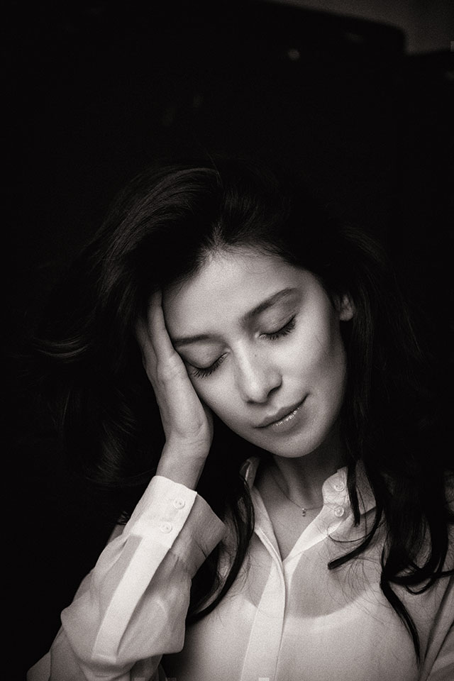 Равшана Куркова Что такое "Настоящий портрет: внутри и снаружи": отправляемся на выставку (фото 2)