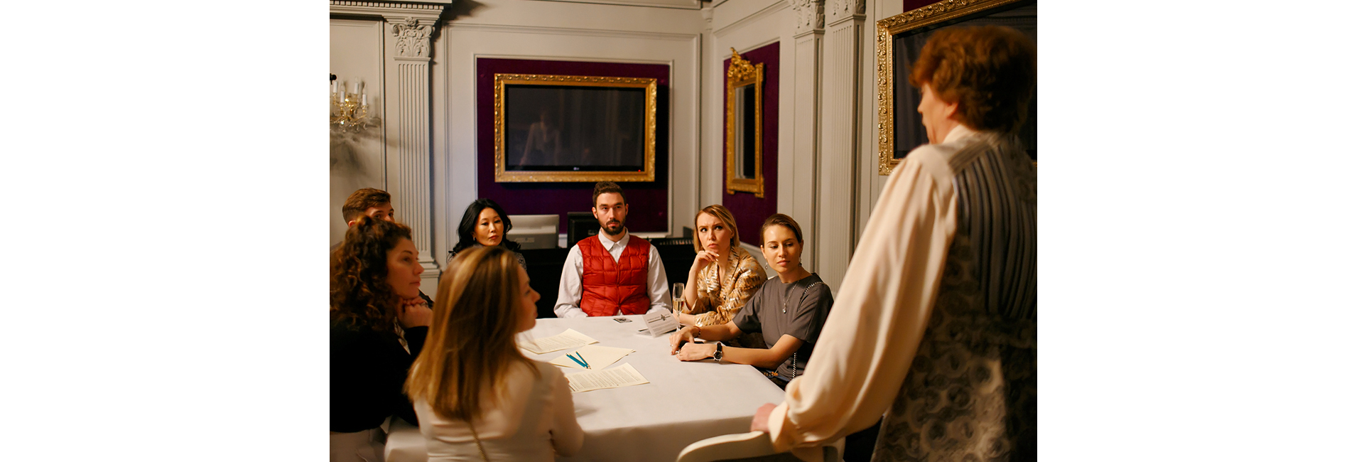 Спектакль-ужин «Декабристы»: суд над Трубецким за коктейлем «Эшафот» (фото 2)