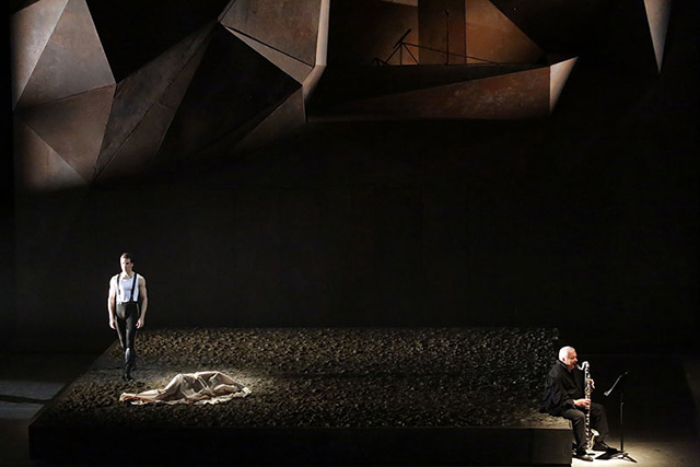 Успеть до полуночи: культурные идеи новогодних подарков (фото 9)