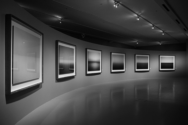 Между реальностью и мечтой: выставка фотографий Хироси Сугимото в Москве (фото 2)