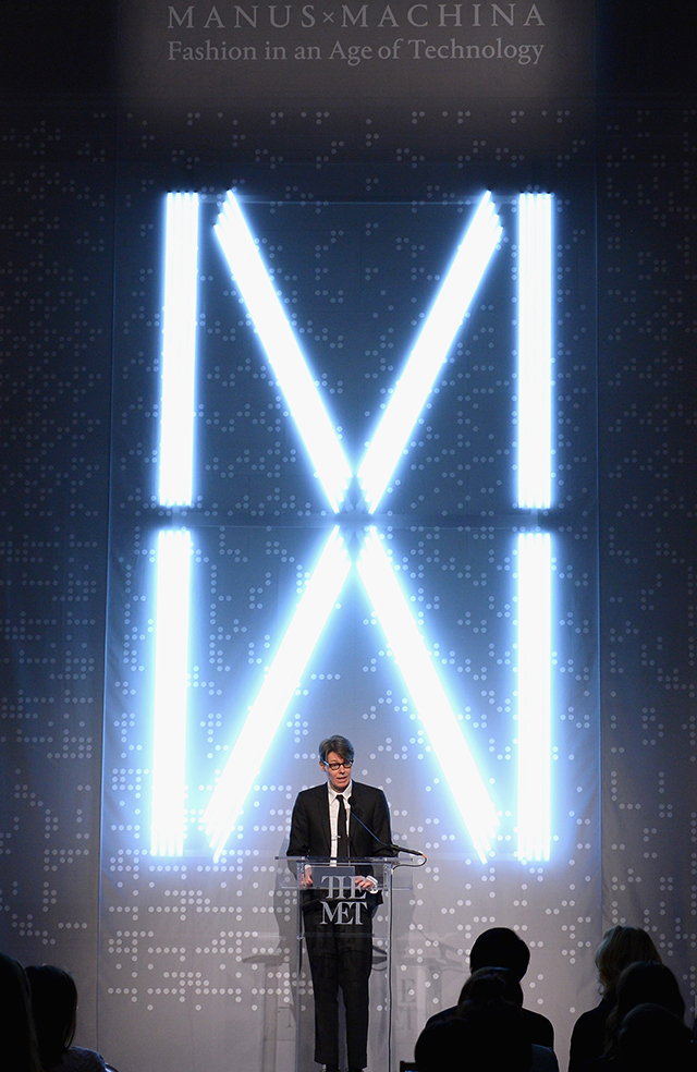 Эндрю Болтон Мода и технологии: Метрополитен-музей готовится к очередному Met Gala (фото 5)