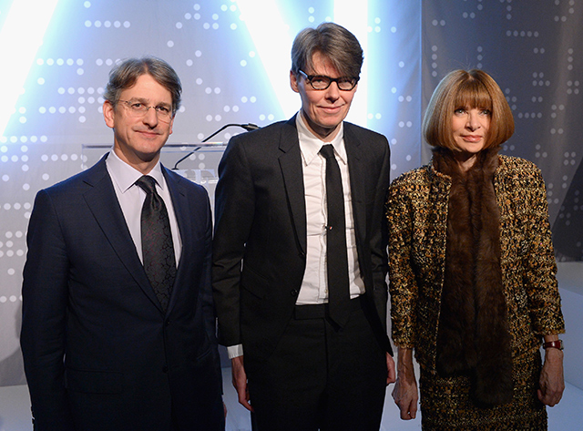 Томас Кэмпбелл, Эндрю Болтон и Анна Винтур Мода и технологии: Метрополитен-музей готовится к очередному Met Gala (фото 2)