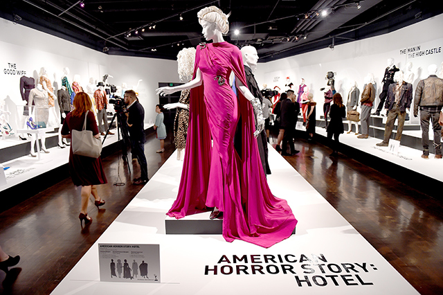 Выставка костюмов из самых популярных сериалов (фото 1)