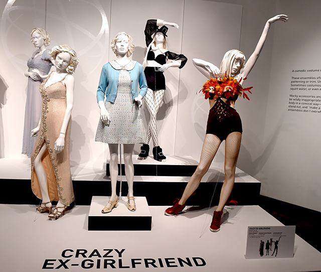 Выставка костюмов из самых популярных сериалов (фото 7)