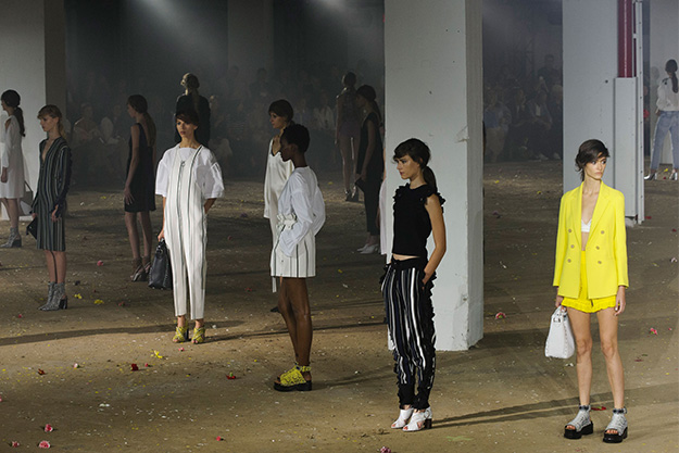 Нью-Йоркская неделя моды: 3.1 Phillip Lim, весна-лето 2017 (фото 1)