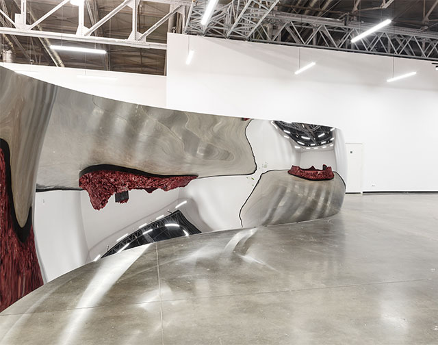 S-Curve, 2006 Цвет и смыслы: персональная выставка Аниша Капура "Моя алая родина" в Москве (фото 4)