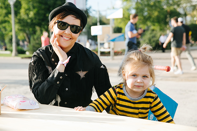 Ольга Шелест с дочерью Музой Первая "Ласточка": отчет с московского фестиваля (фото 19)