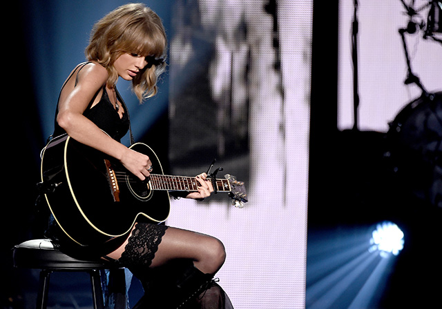 Тейлор Свифт выступила с Мадонной на iHeartRadio Music Awards (фото 5)