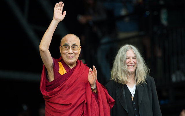 Далай-лама и величайший рокер планеты: чем запомнился "Гластонбери-2015" (фото 3)