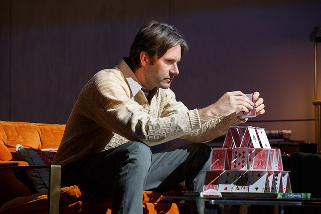 Юэн МакГрегор дебютирует на Бродвее вместе с Мэгги Джилленхол (фото 2)