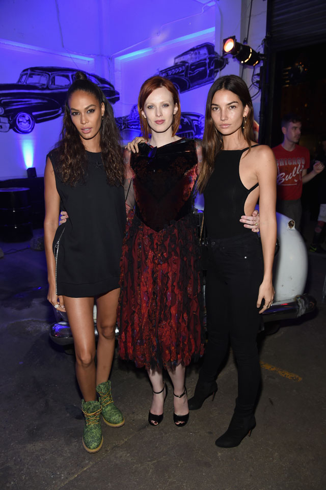 Джоан Смоллс, Карен Элсон и Лили Олдридж Джоан Смоллс, Карен Элсон и Лили Олдридж