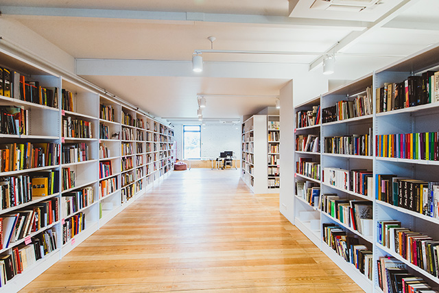 "Гараж" открывает библиотеку по современному искусству (фото 1)