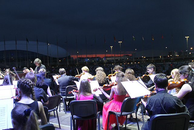 Успеть до полуночи: культурные идеи новогодних подарков (фото 11)