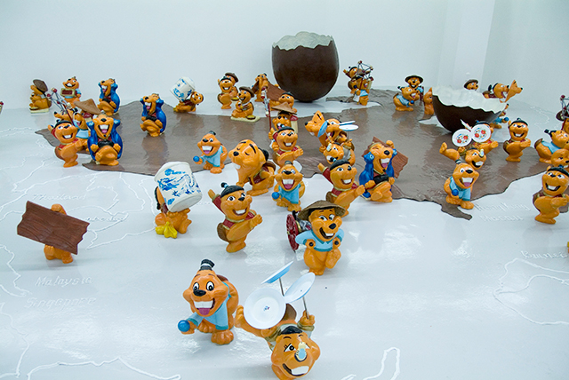 Шень Юань. «Яйцо динозавра. Киндер-сюрприз», 2014 Лучшие московские выставки ноября (фото 3)