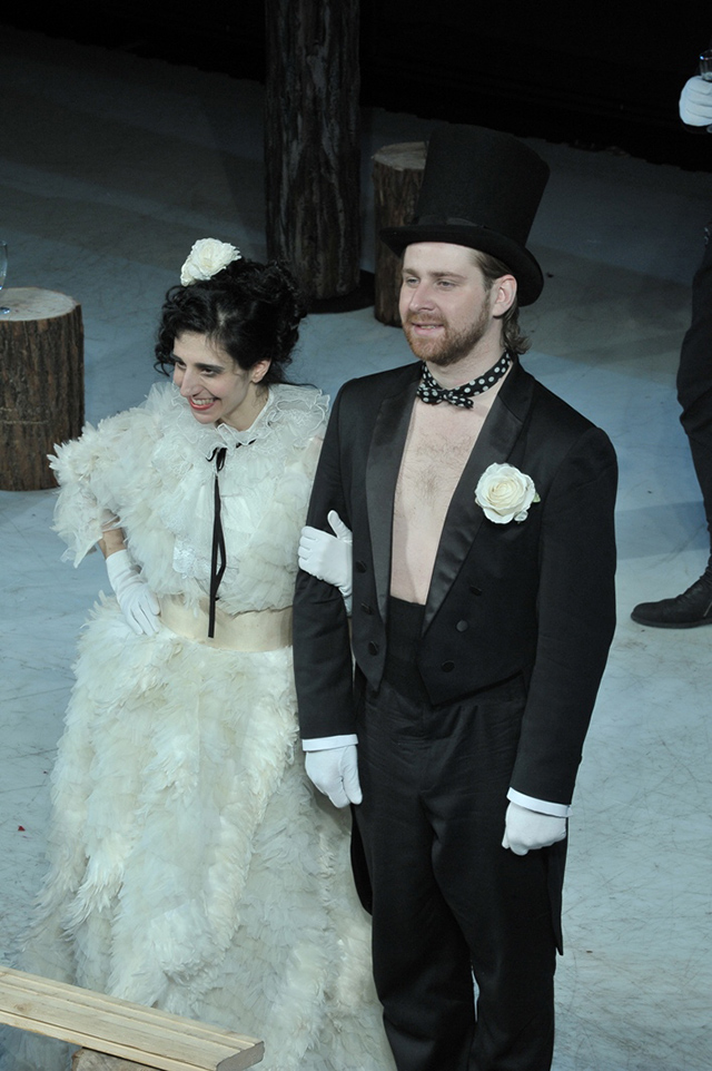 Проверка на стыд: "Современная идиллия" в Мастерской Петра Фоменко (фото 5)