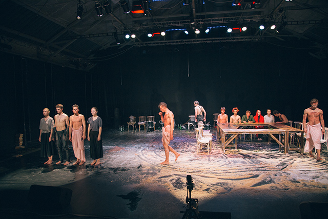 Ужасы войны и виртуозная пластика: "Конармия" в Центре имени Мейерхольда (фото 8)