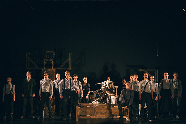 Ужасы войны и виртуозная пластика: "Конармия" в Центре имени Мейерхольда (фото 1)