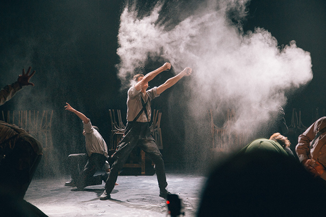 Ужасы войны и виртуозная пластика: "Конармия" в Центре имени Мейерхольда (фото 5)