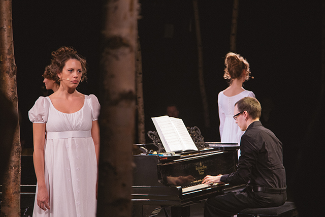 Березовый лес на подмостках: "Русский романс" в Театре Наций (фото 7)