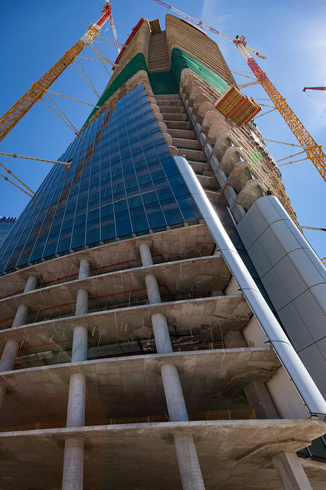 В Милане завершают строительство "скрученного" небоскреба по проекту Захи Хадид (фото 4)
