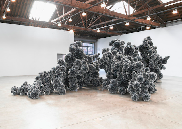 Новые скульптуры Тары Донован в галерее Pace (фото 1)