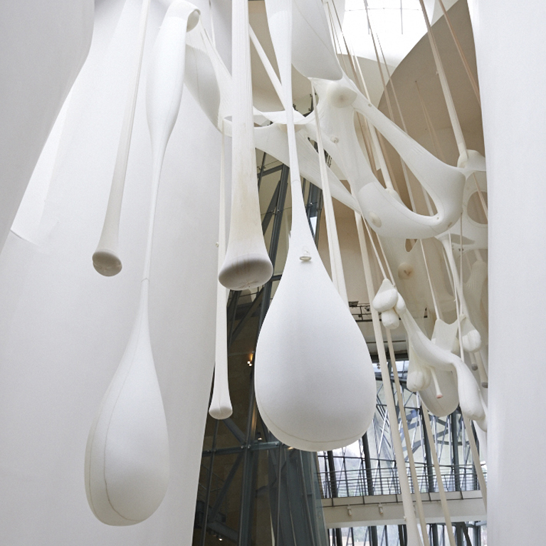 Скульптуры Эрнесто Нето в испанском Гуггенхайме (фото 1)