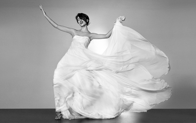 Мануэль Оутумуро. Пенелопа Крус в платье Gucci. Мадрид, 2002.