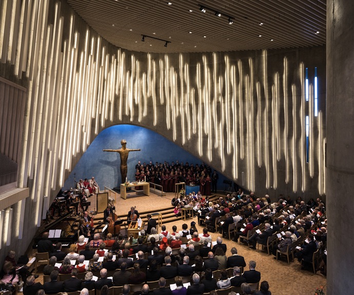 "Собор северного сияния" в Норвегии (фото 7)