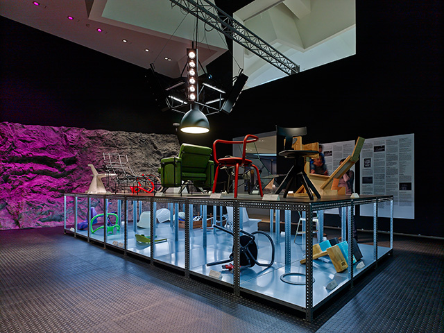 Инсталляции "мюнхенского проектировщика" в Музее дизайна Vitra (фото 7)