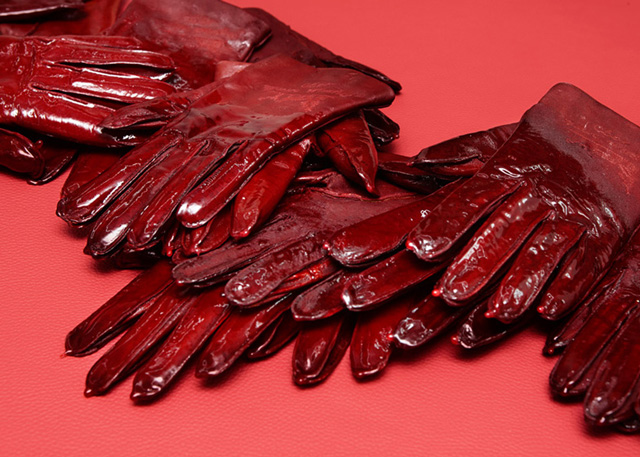 Studio Toogood создали провокационную инсталляцию в бутике Hermès (фото 3)