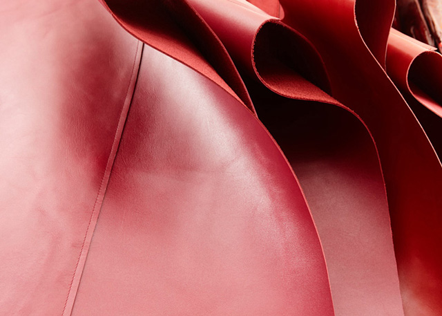 Studio Toogood создали провокационную инсталляцию в бутике Hermès (фото 5)