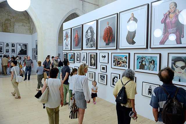 Фотографии Дэвида Бейли выставлены в церкви Арля (фото 1)