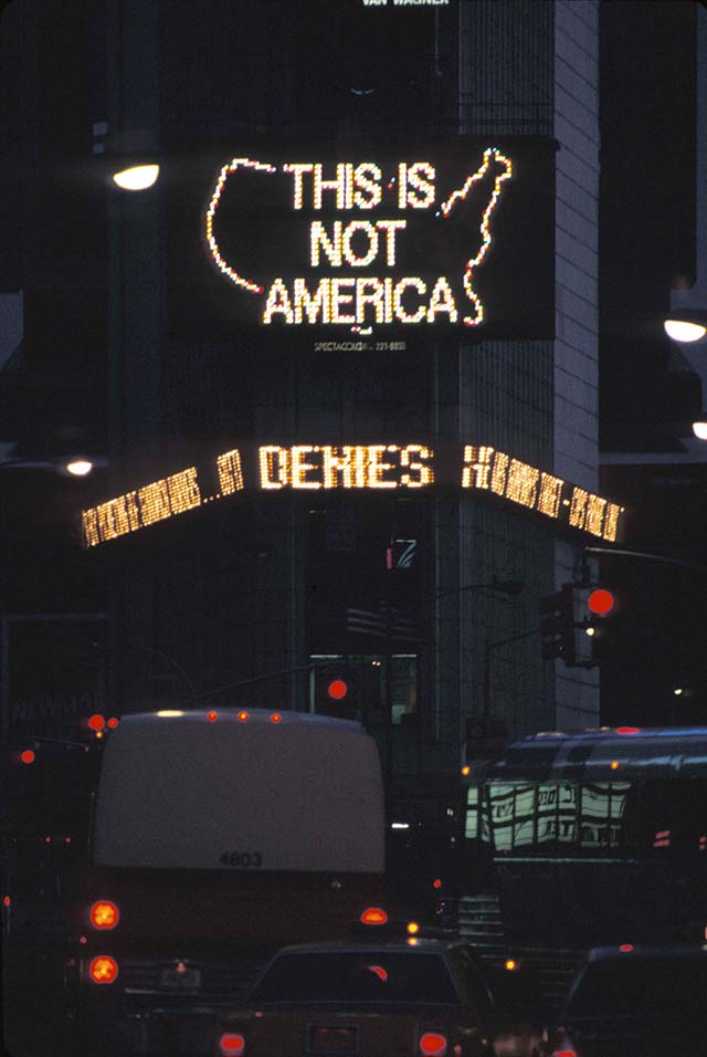 "Это не Америка": работа Альфредо Джаара вернется на Таймс-сквер (фото 2)