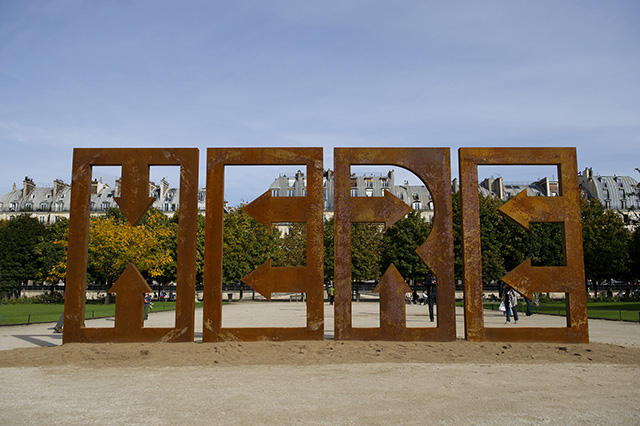 Обзор Buro 24/7: 40-я ярмарка FIAC в Париже (фото 1)