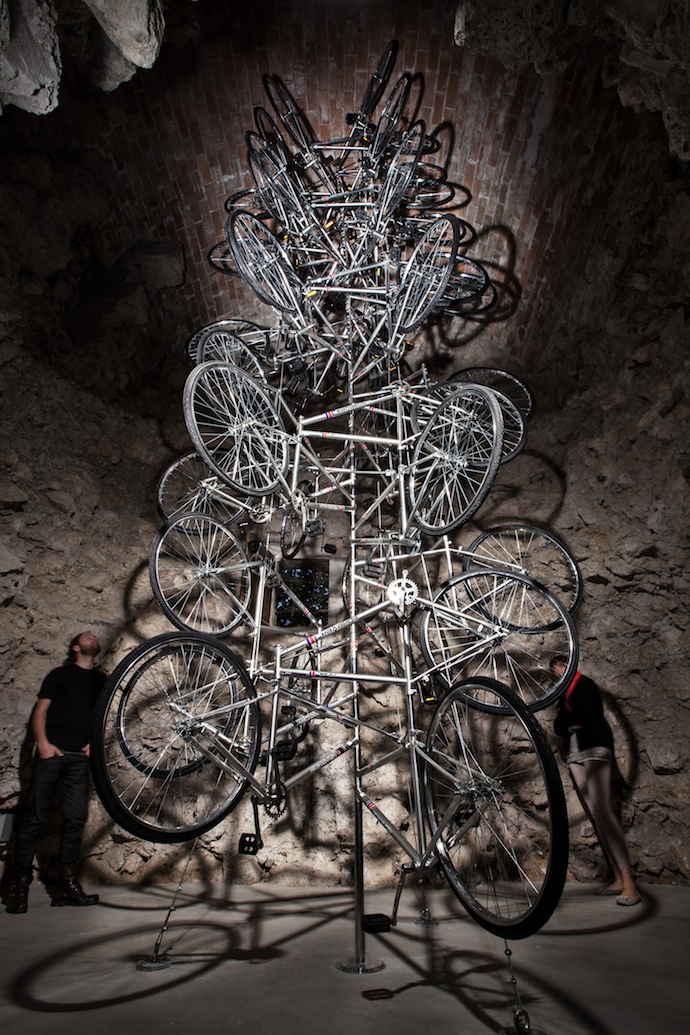 Обзор Buro 24/7: 40-я ярмарка FIAC в Париже (фото 4)