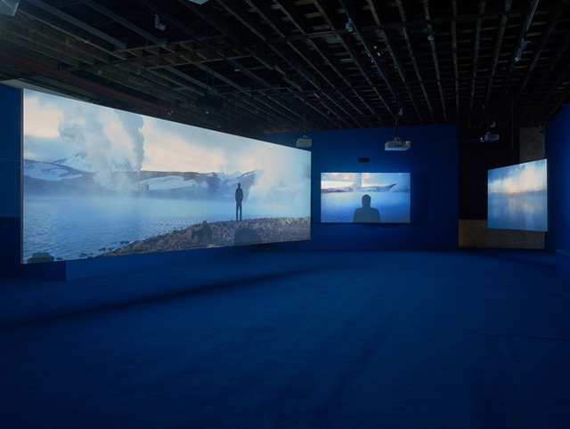 Видеоинсталляция "Playtime"