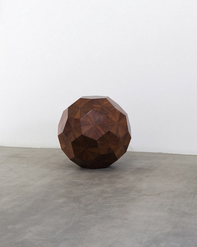 Ай Вэйвэй. "Деревянный мяч", 2010