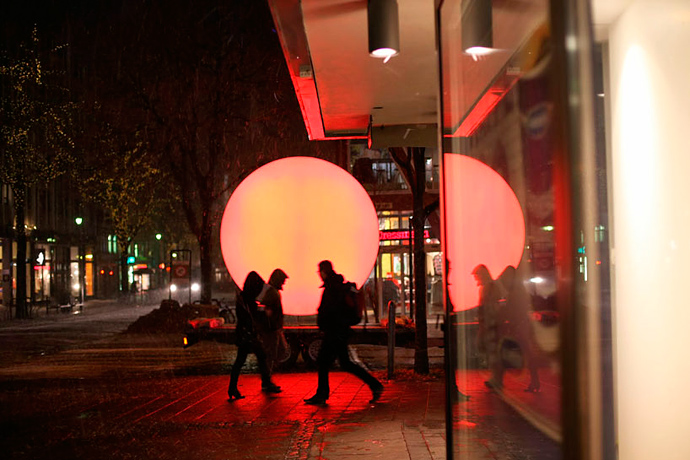 Путешествие солнца: светодиодная инсталляция Sun (фото 8)