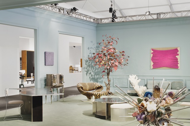 Стенд нью-йоркской галереи Demisch Danant Стенд нью-йоркской галереи Demisch Danant