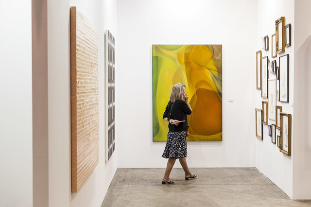 Стенд галереи Dirimart Обзор второй ярмарки Art Basel HK в Гонконге (фото 17)