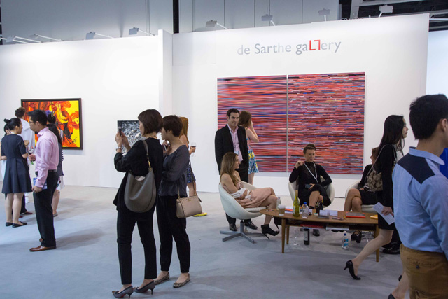 Стенд галереи de Sarthe Gallery Обзор второй ярмарки Art Basel HK в Гонконге (фото 16)