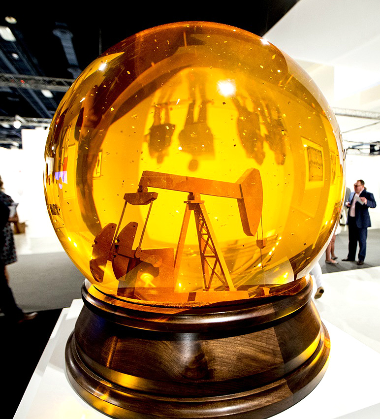 Нир Ход. "One Every Thing Was Much More Better Even The Future", 2013. Стенд Paul Kasmin Gallery Нир Ход. "One Every Thing Was Much More Better Even The Future", 2013. Стенд Paul Kasmin Gallery