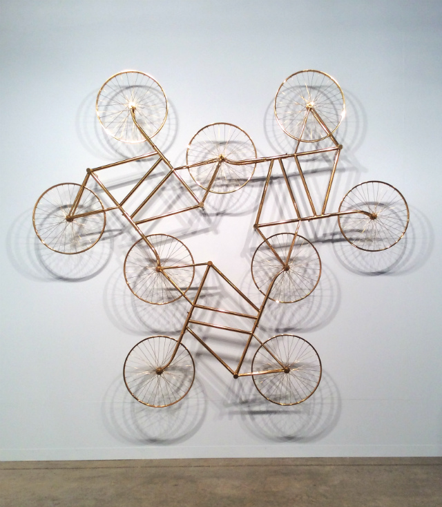 Ай Вэйвэй. Forever (Stainless Steel Bicycles in Gilding) 3 Pairs, 2013. Стенд Galerie Urs Meile
